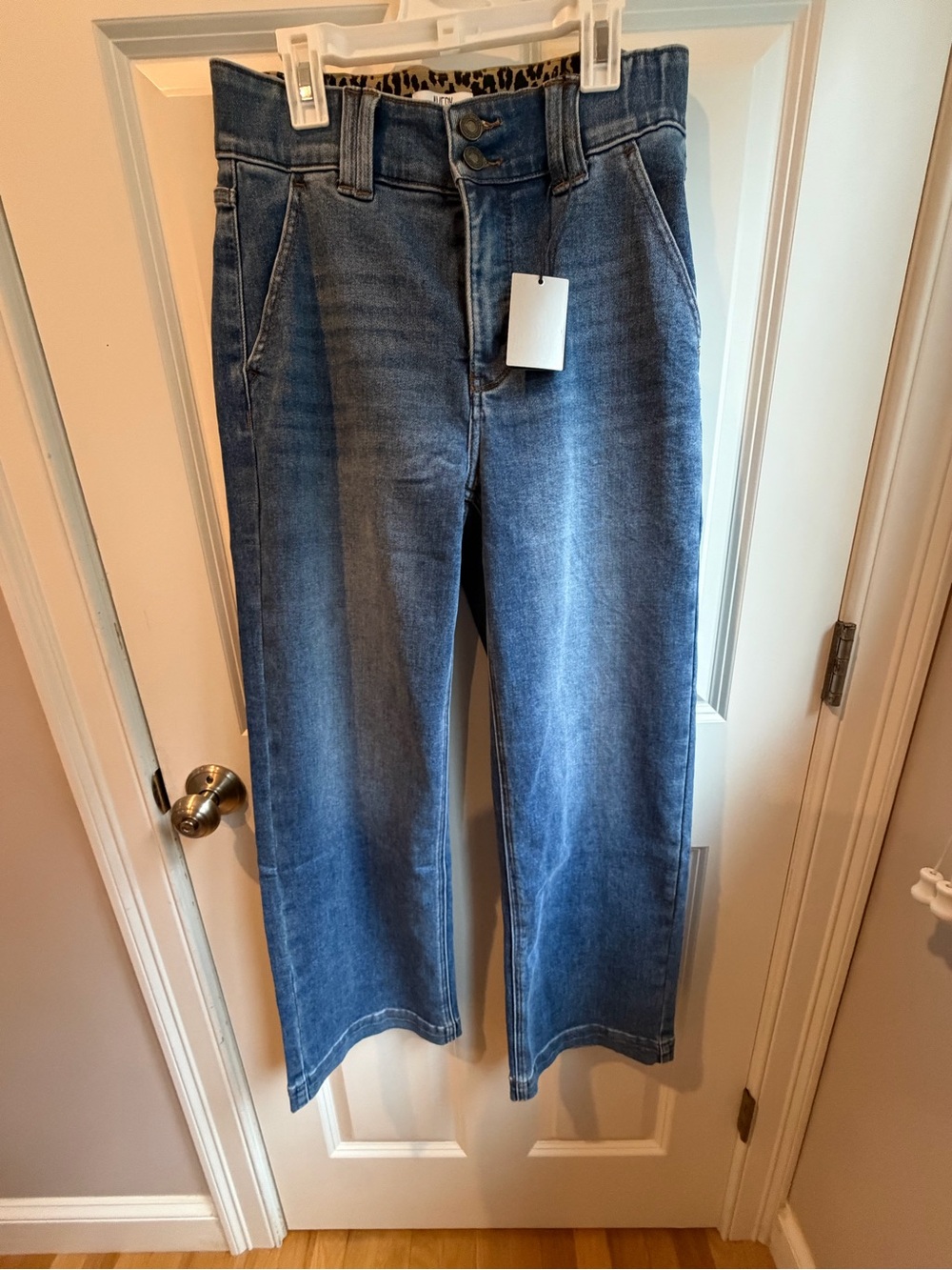New with tags AVERY denim co. short inseam jeans size 10